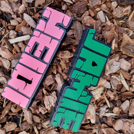 Personalized Pixel Style Gaming Nameplate – Custom Blocky Design with Your Name and Choice of Font Color, Perfect for Gamers, Desk Accessory