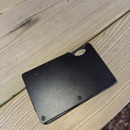 Pound Coin Holder for Slim Wallets – Minimalist EDC Wallet Accessory, Securely Holds Pound Coins, Perfect Gift for Any Occasion